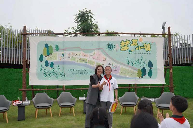 dd7b554c-536d-43b1-bc9d-223977463dc6.jpg